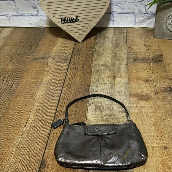 Coach Metallic Leather Pleated Medium Wristlet Clutch Silver/Pewter - Picture 9 of 14